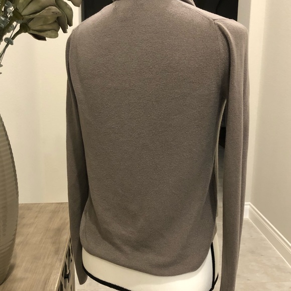 Banana Republic Cardigan - Picture 3 of 3